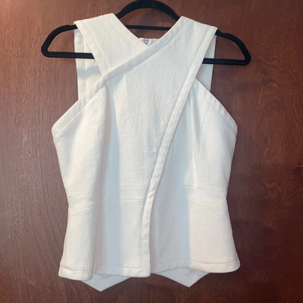 BCBG ivory top with cutout back - Picture 1 of 3